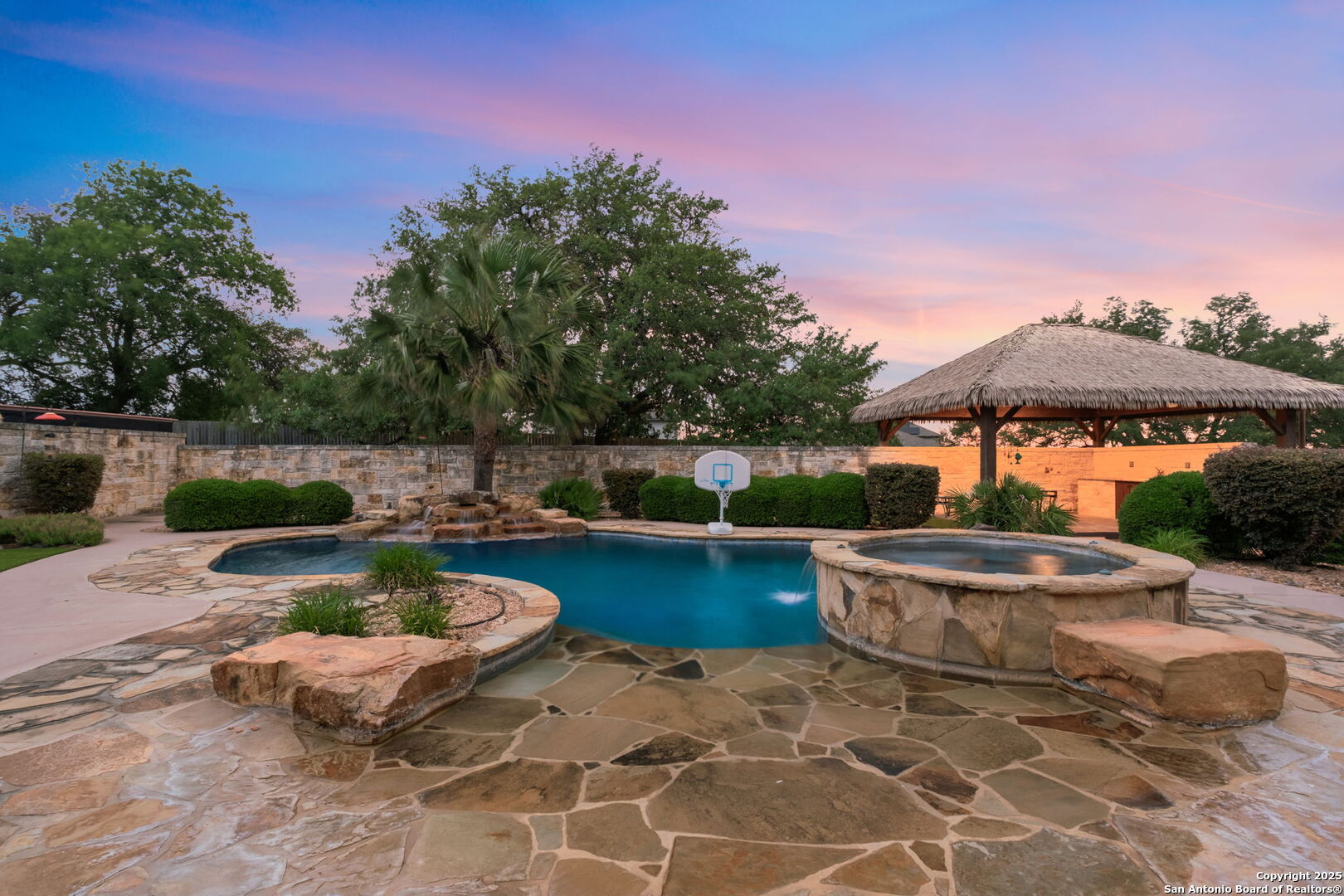 main property photo 14