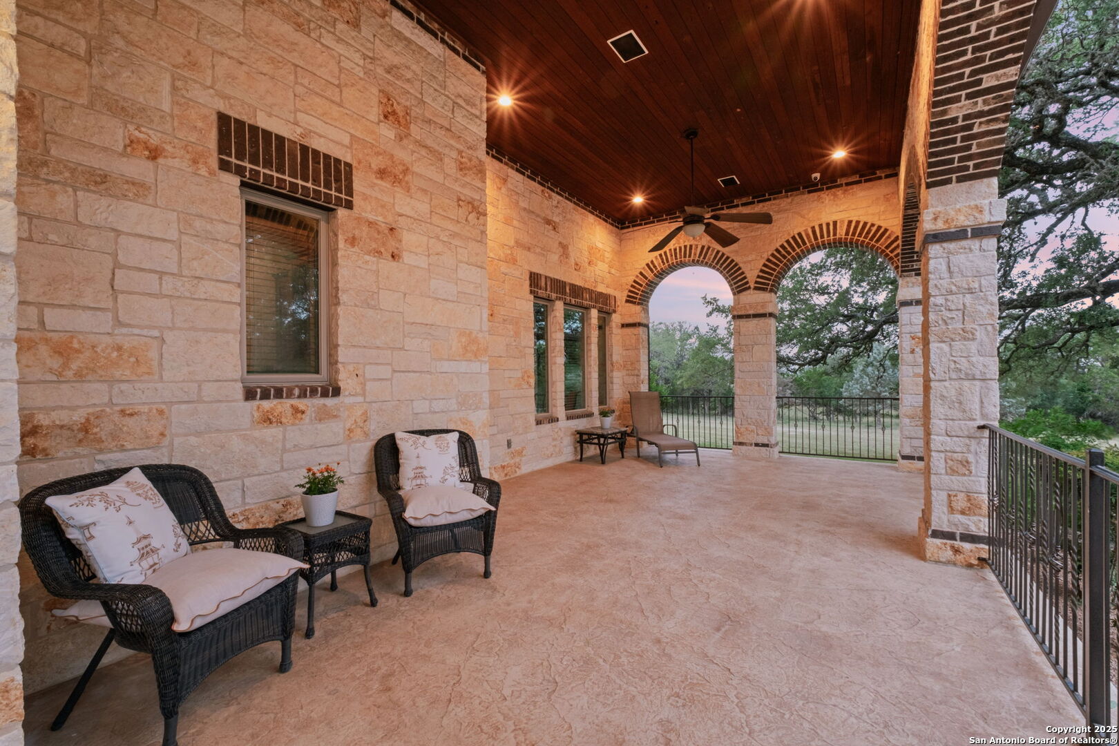 main property photo 6