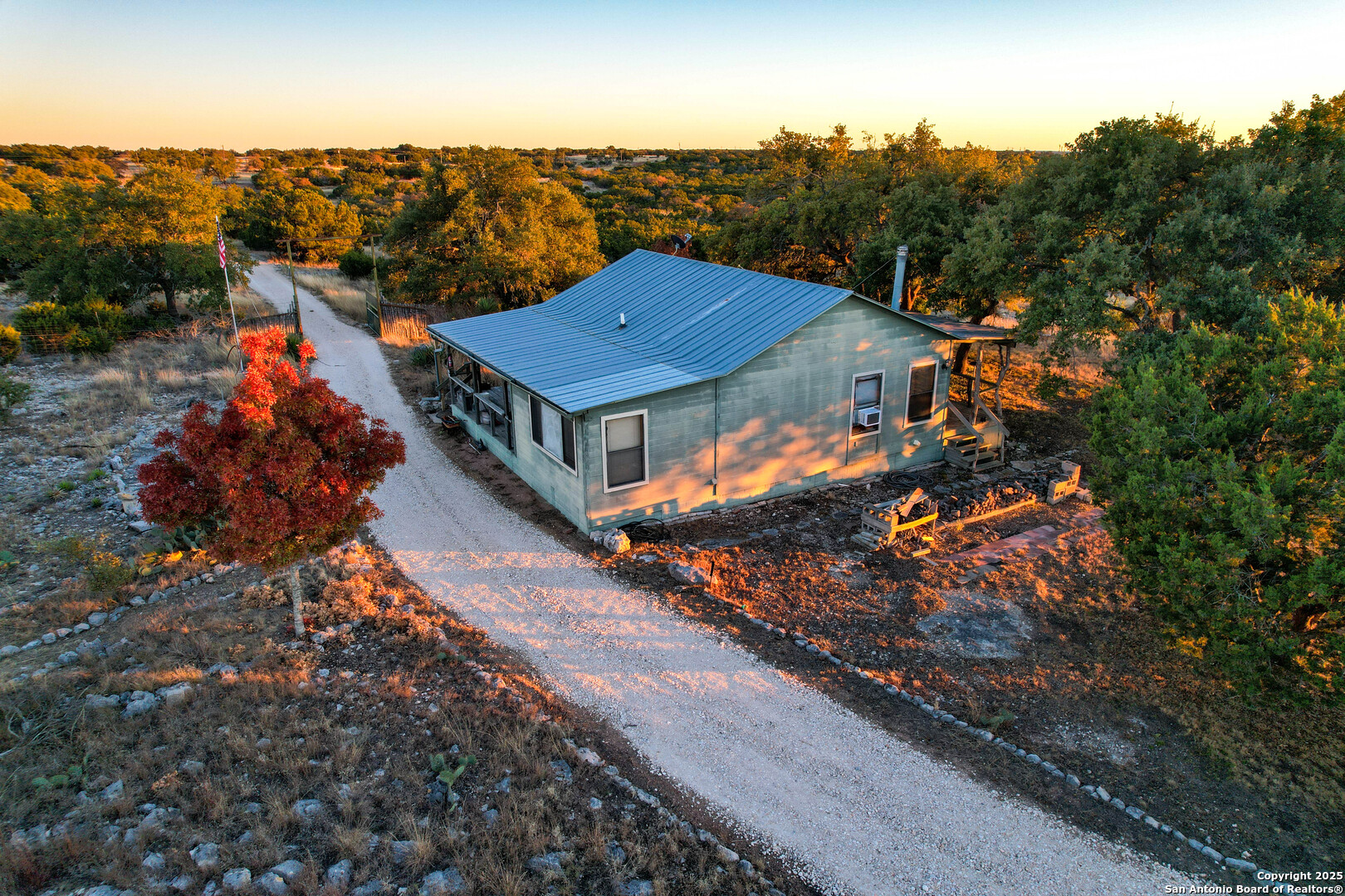 main property photo 33