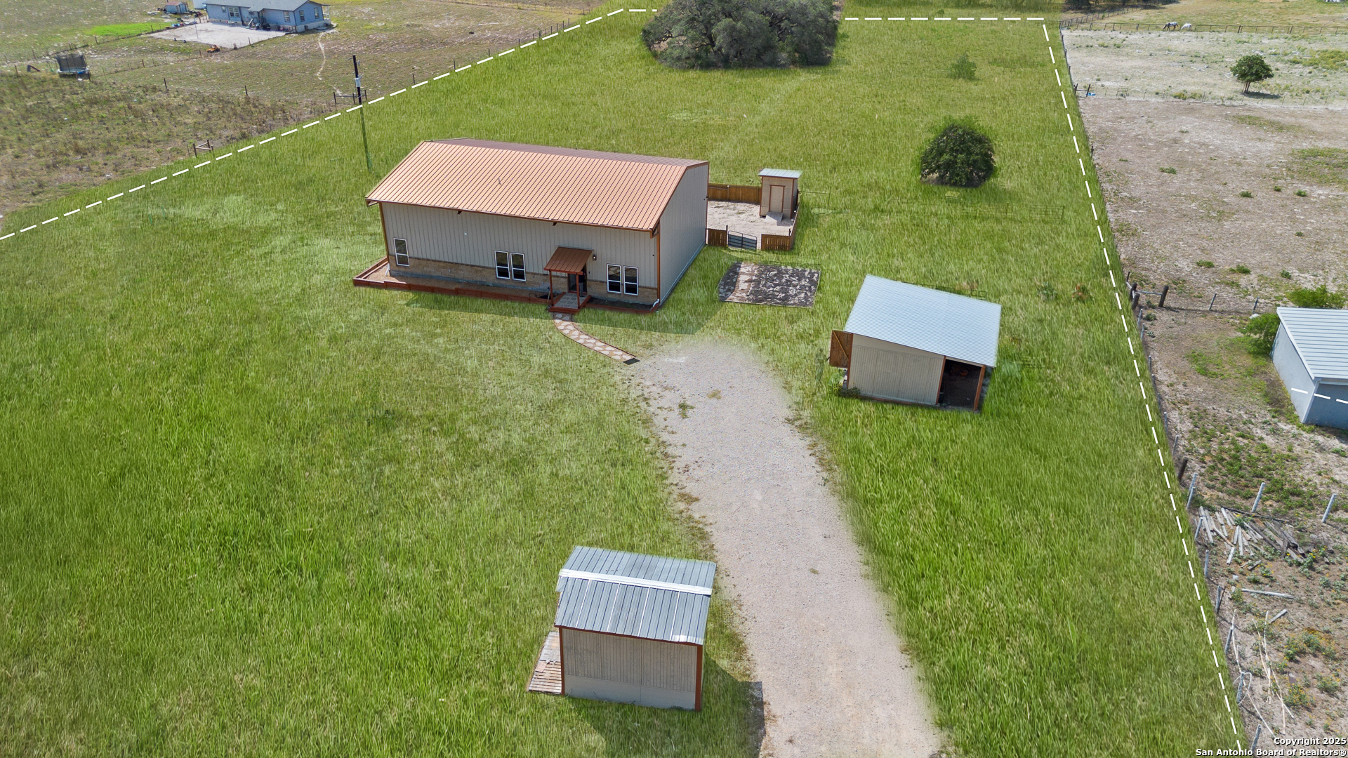 main property photo 11