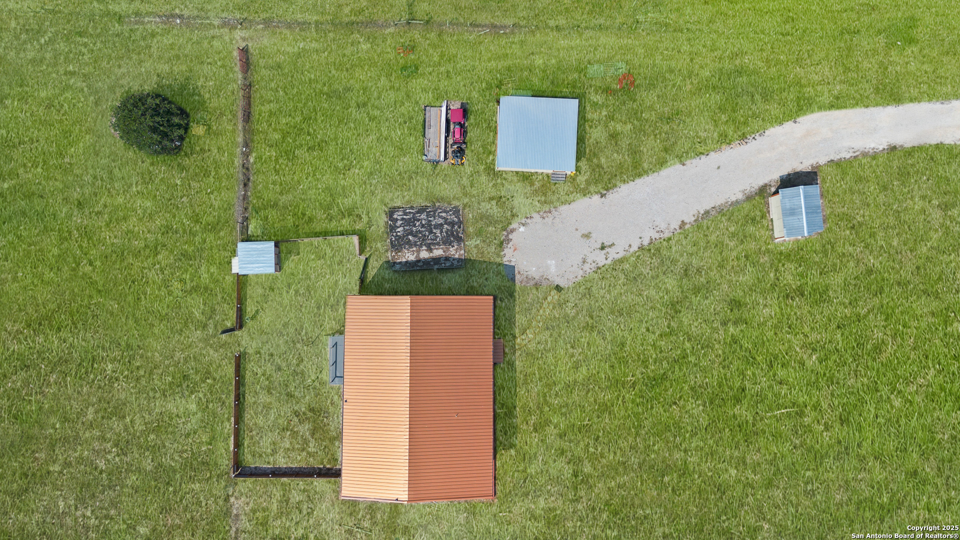 main property photo 14