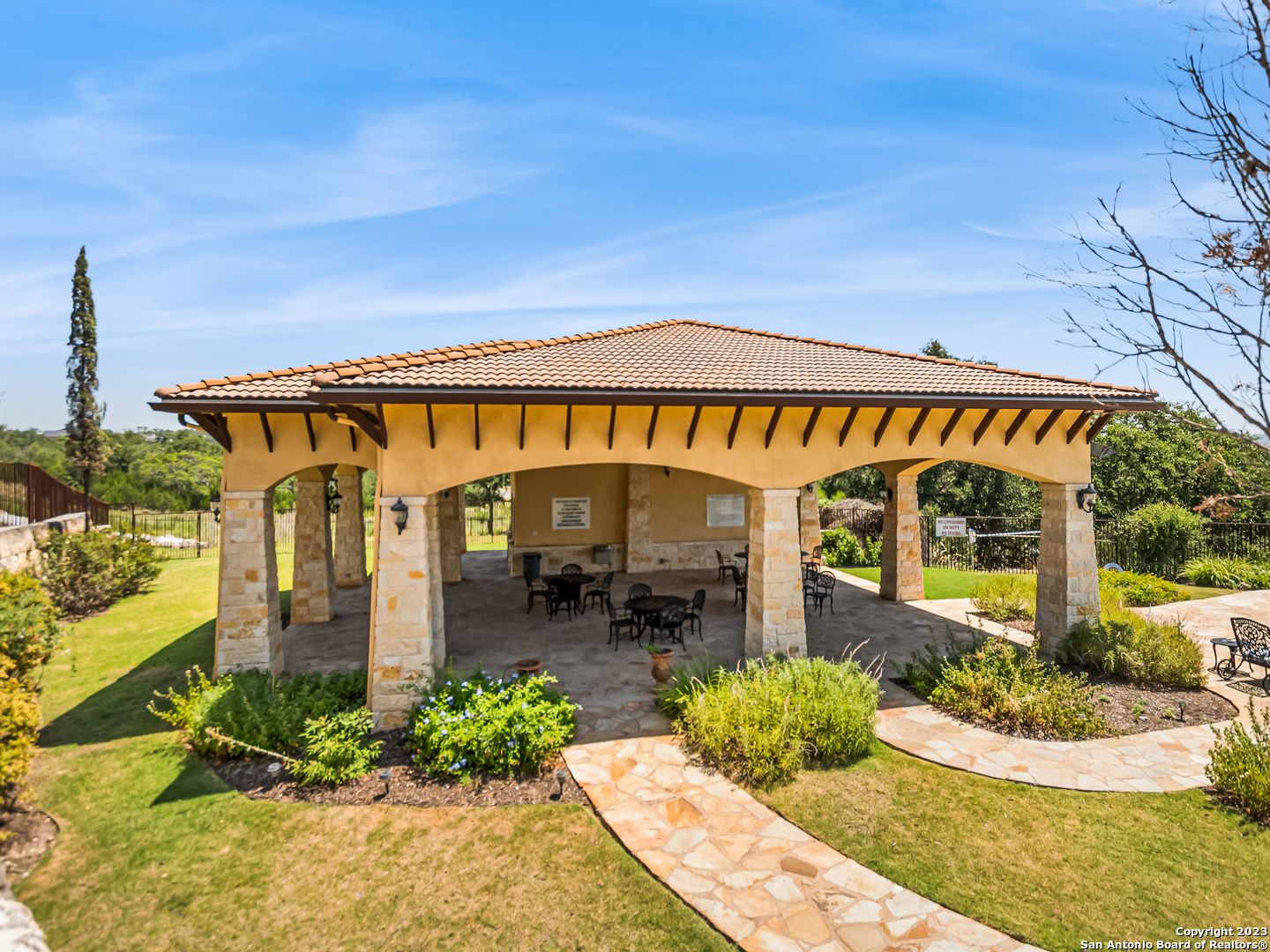 main property photo 24