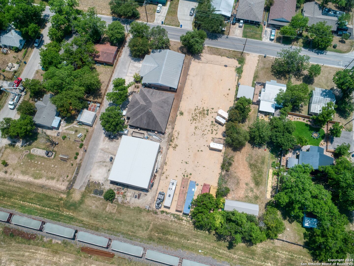main property photo 5
