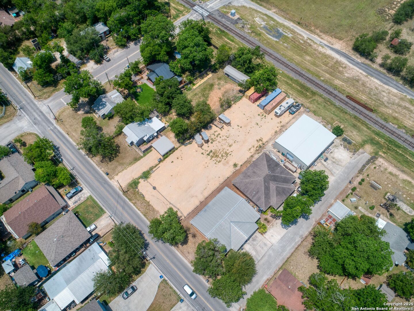 main property photo 9
