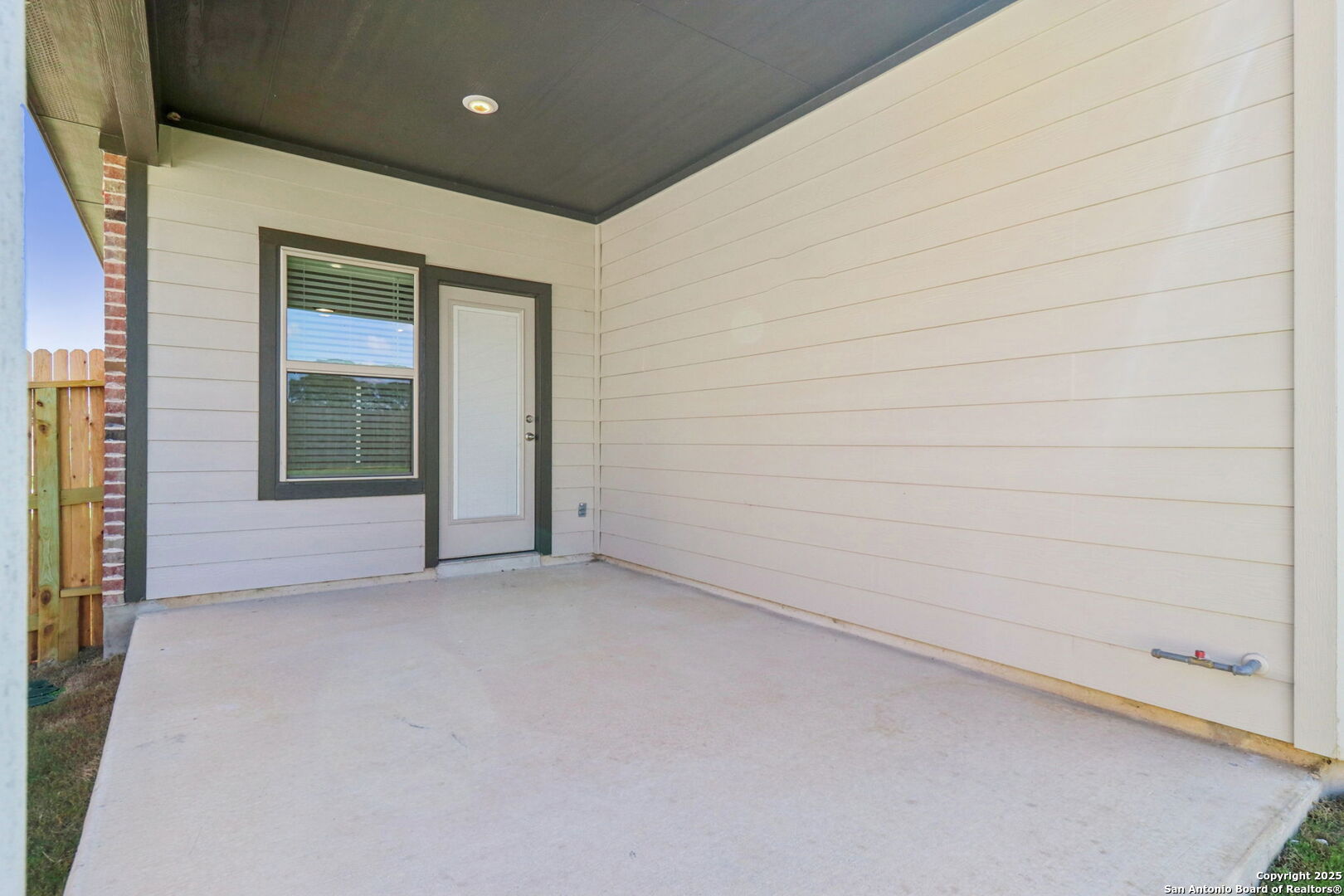 main property photo 36