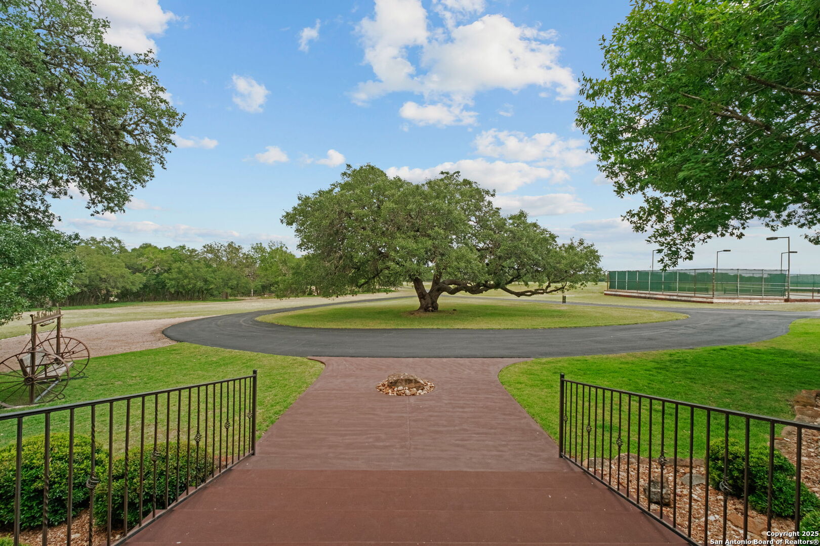 main property photo 16