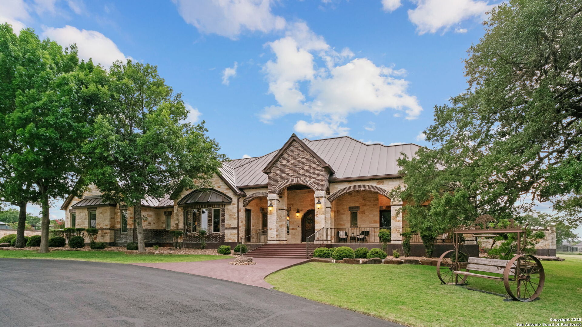 main property photo 18