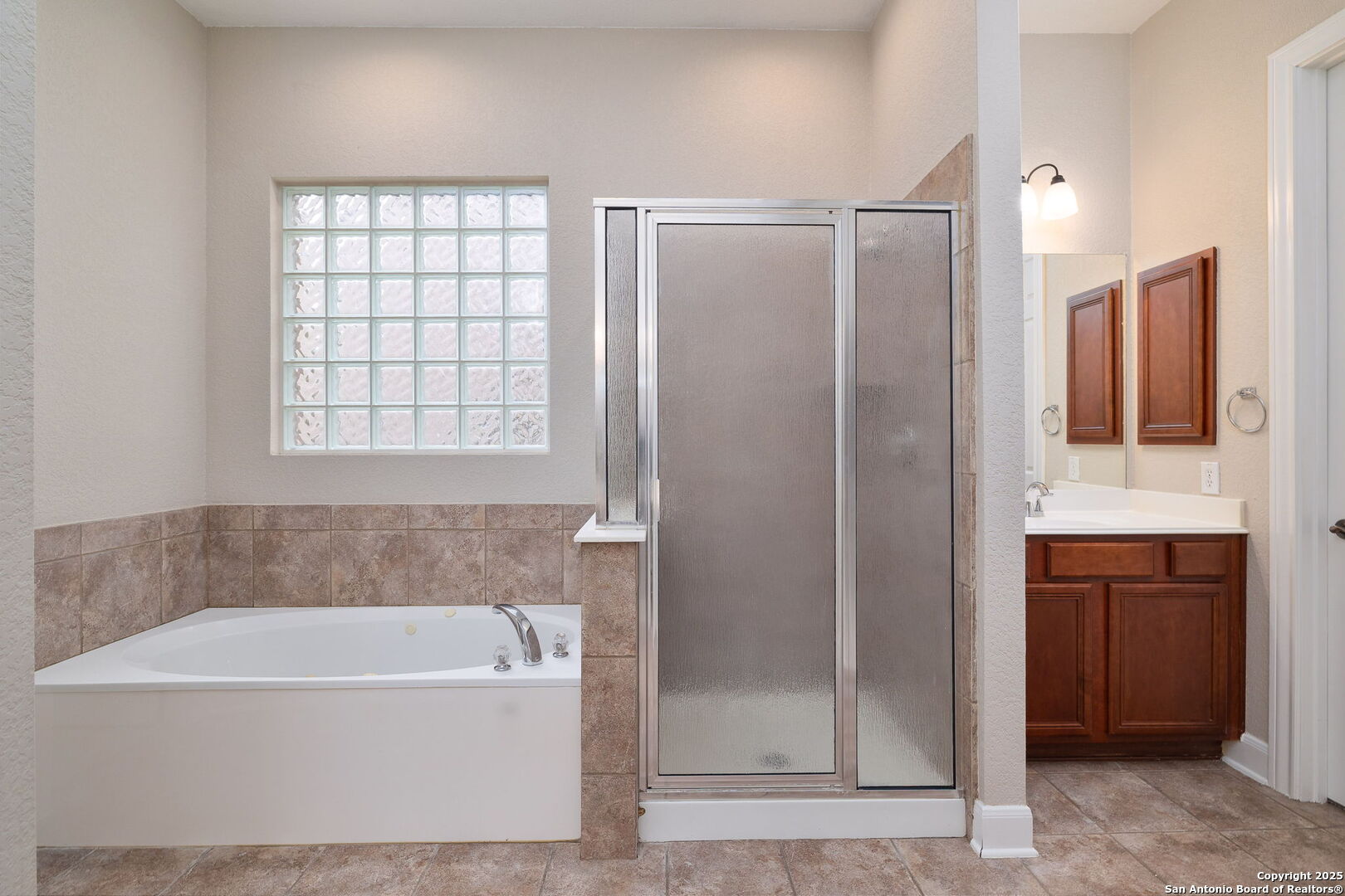 property viewer photo 16