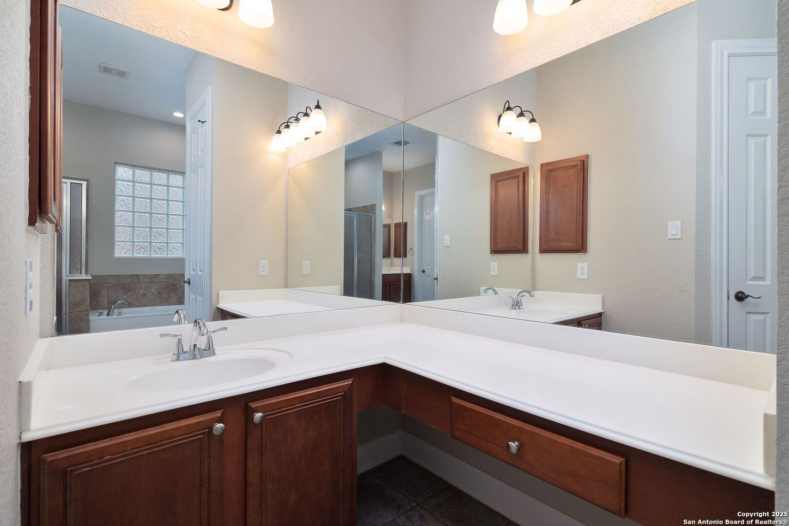 property viewer photo 17