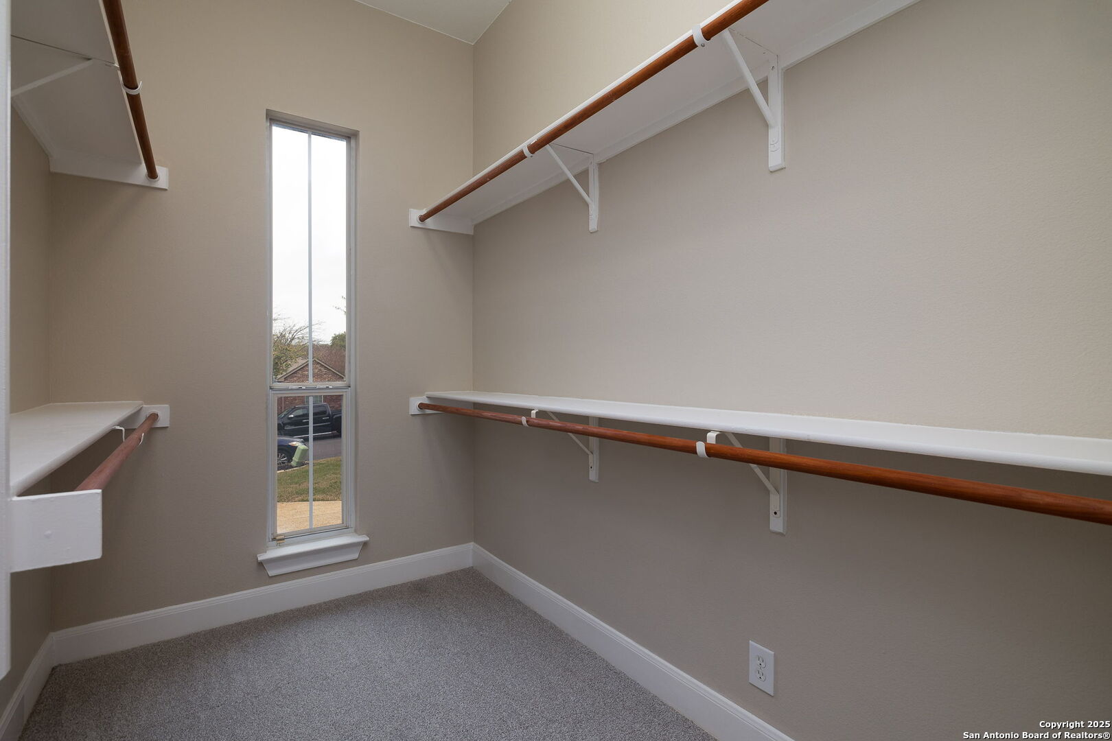 property viewer photo 18
