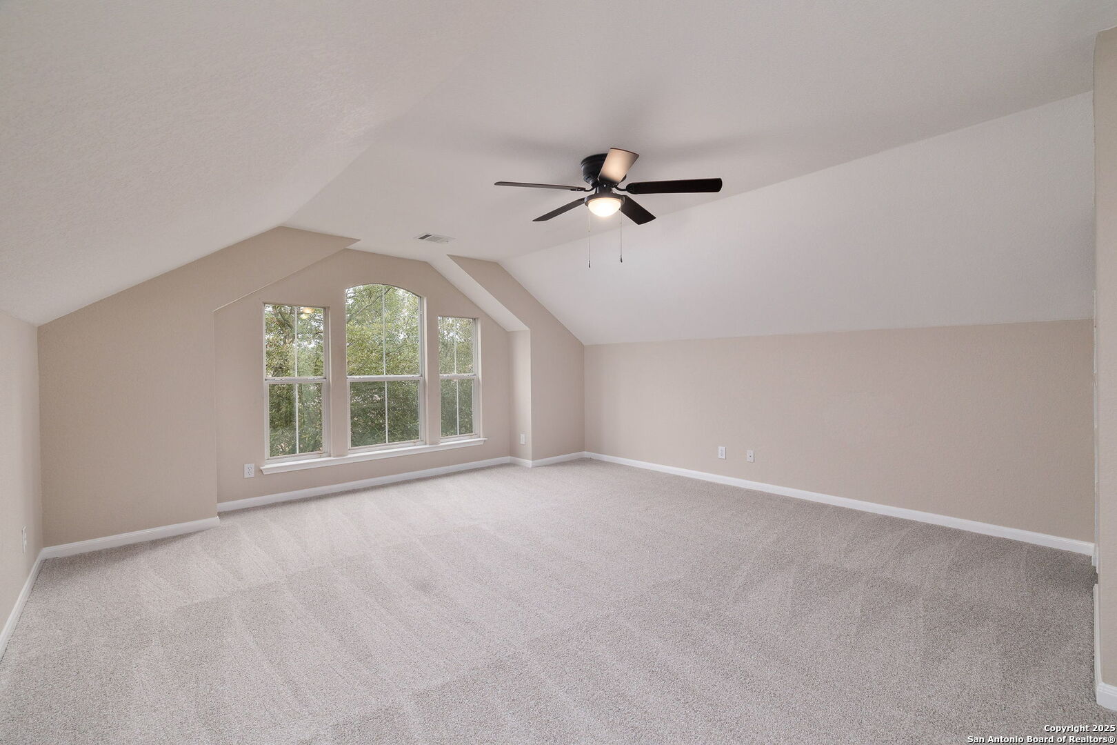 property viewer photo 24