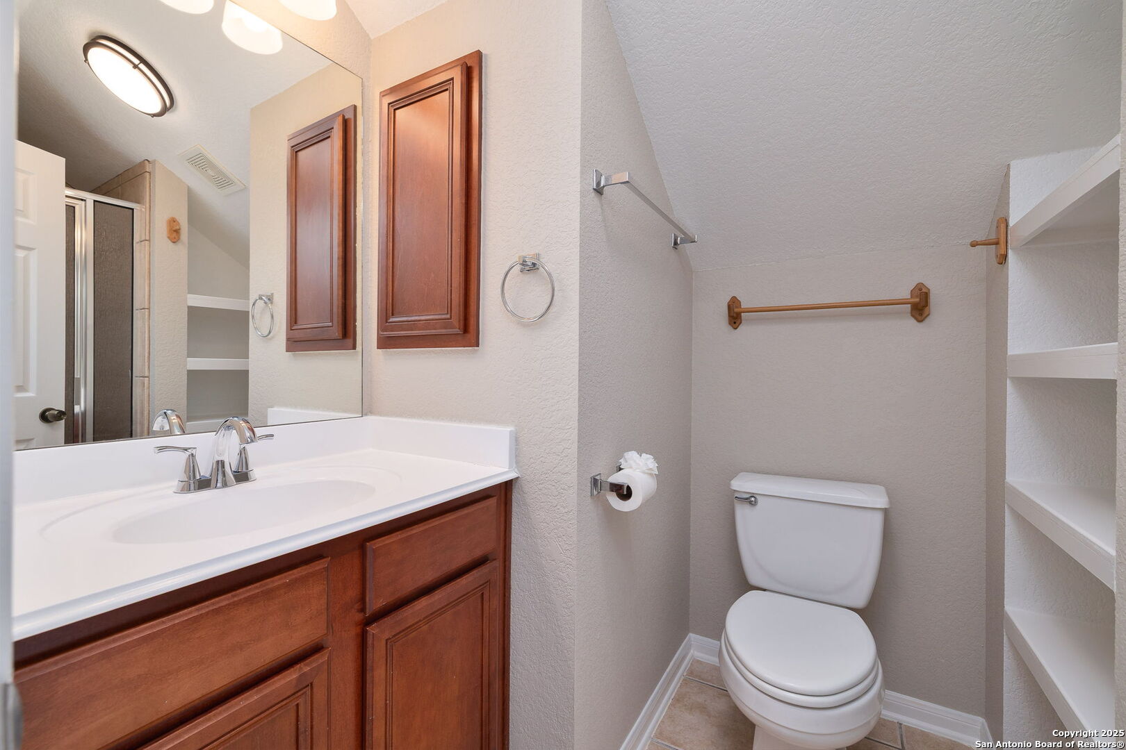 property viewer photo 25