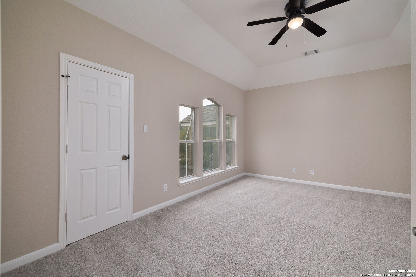property viewer photo 26
