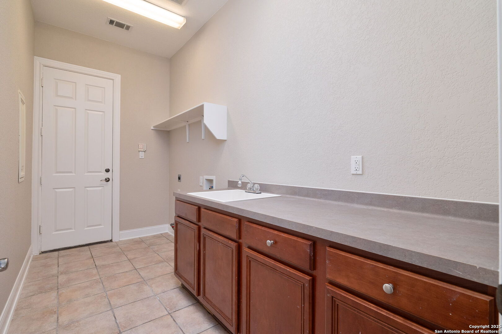 property viewer photo 31