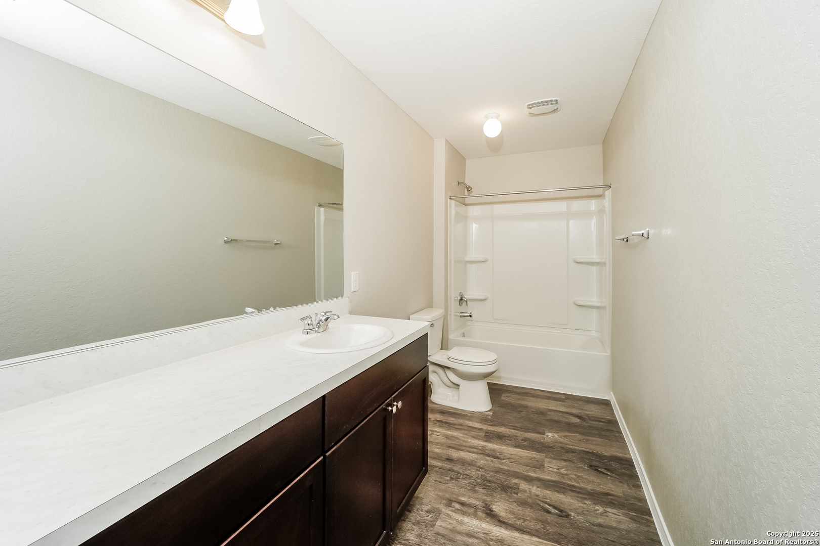 property viewer photo 12