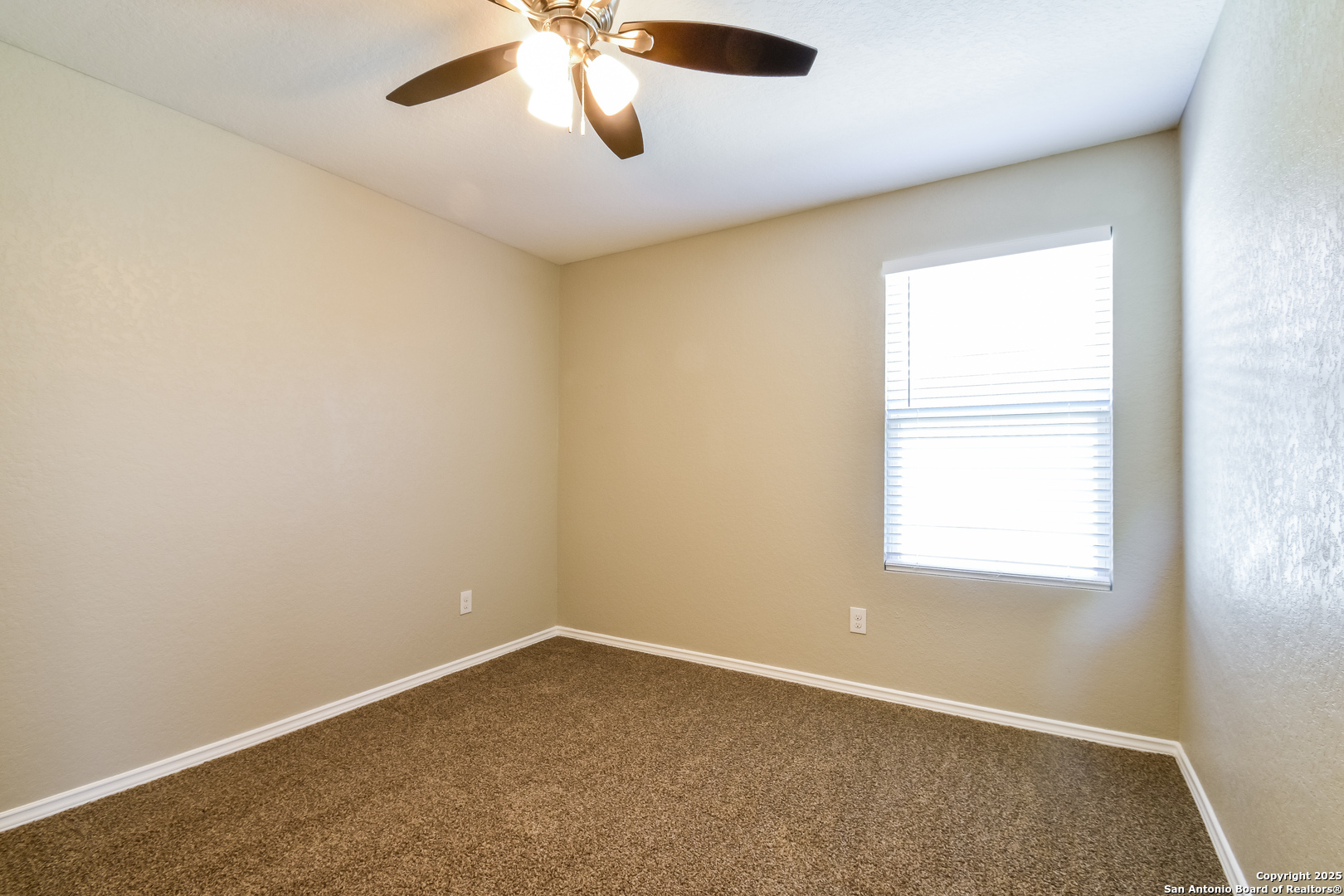 property viewer photo 13