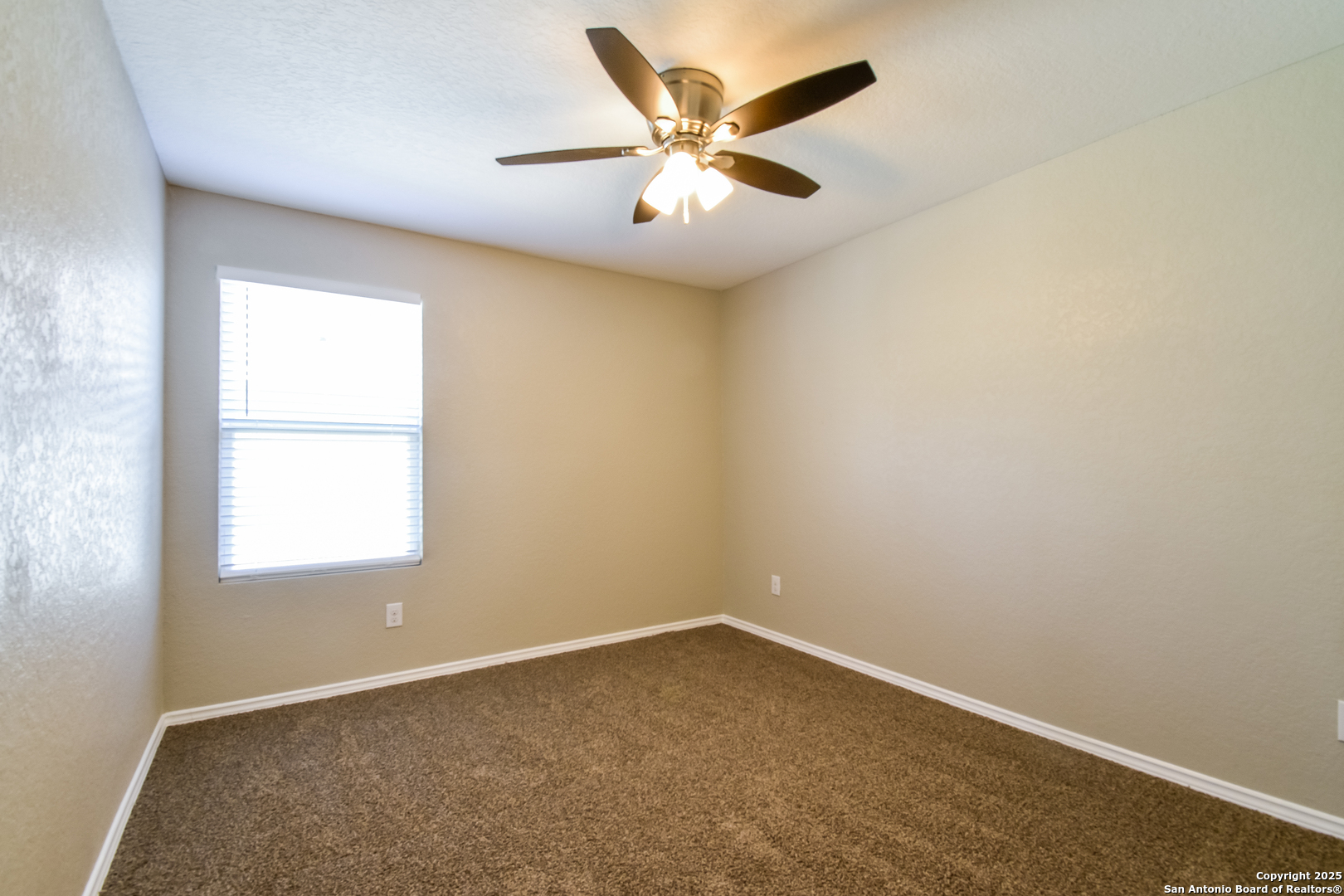 property viewer photo 17