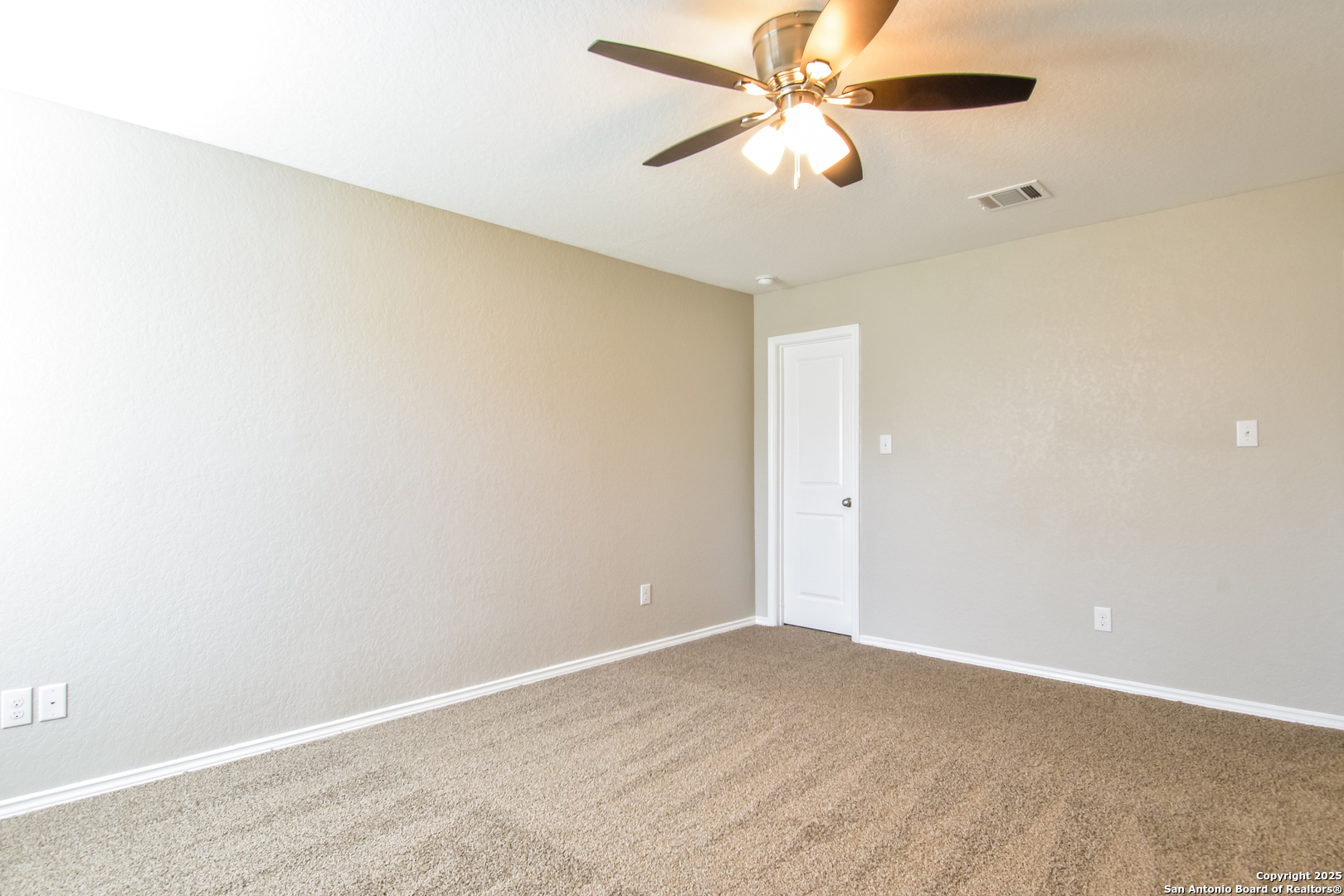 property viewer photo 4