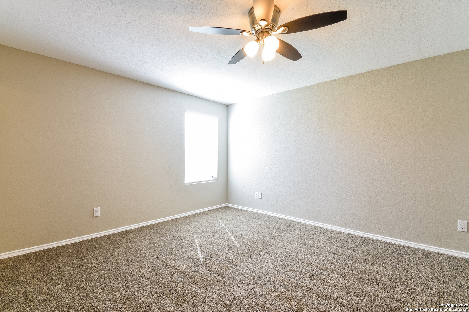 property viewer photo 5