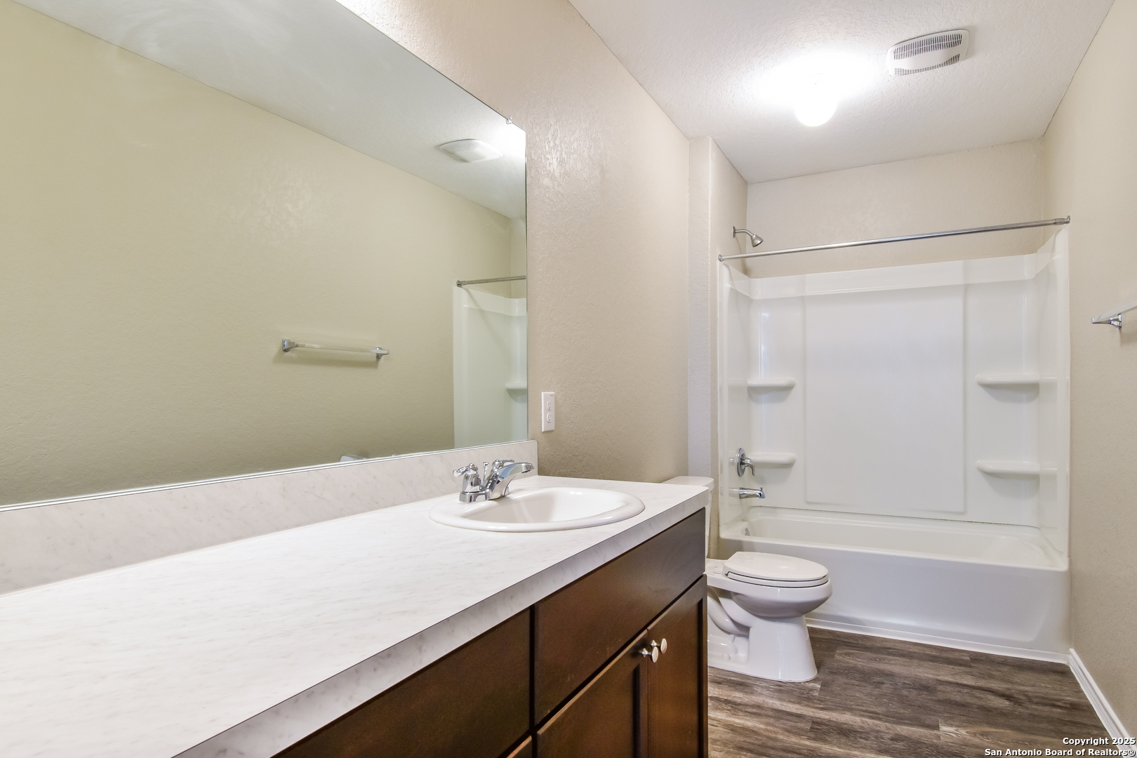 property viewer photo 6