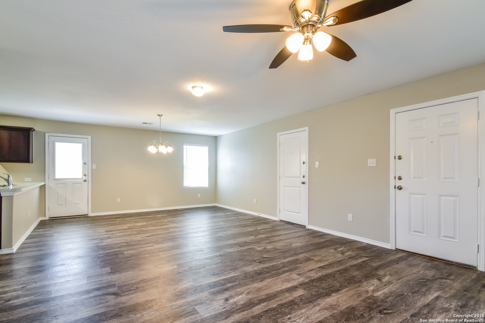 property viewer photo 7