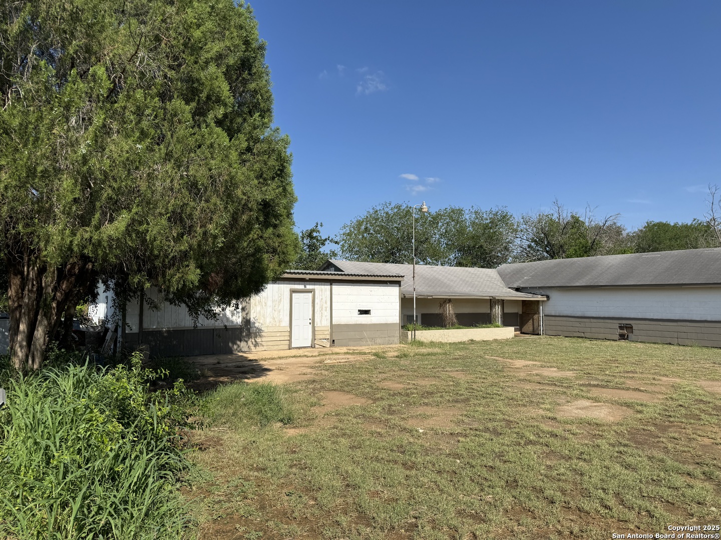 main property photo 6