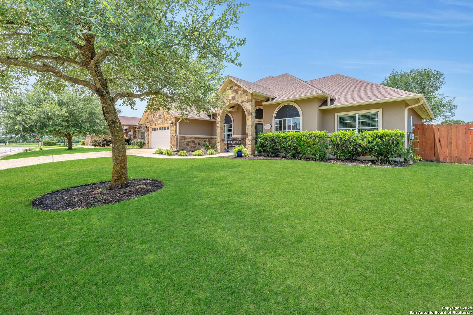 property viewer photo 1