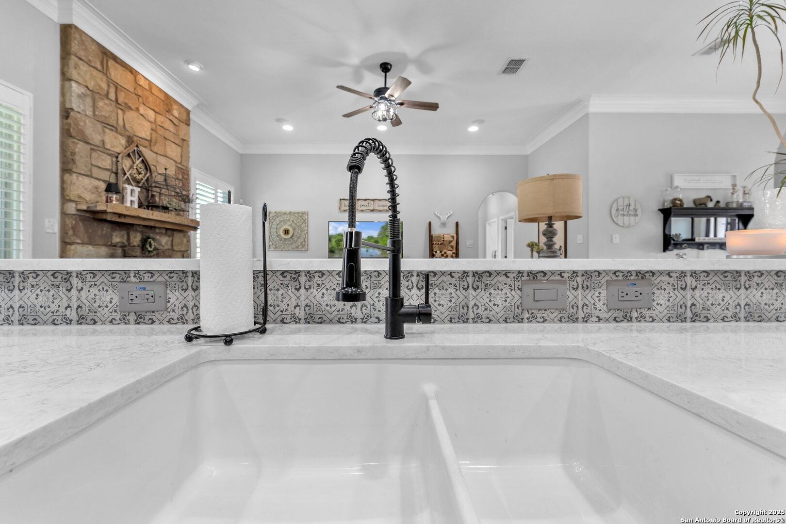 property viewer photo 19