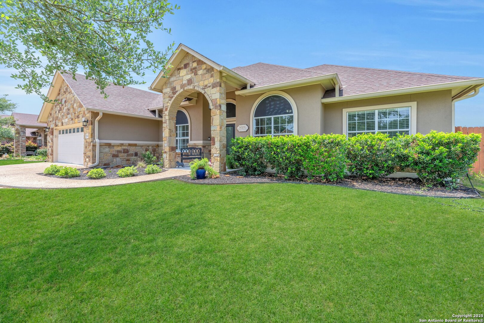 property viewer photo 2