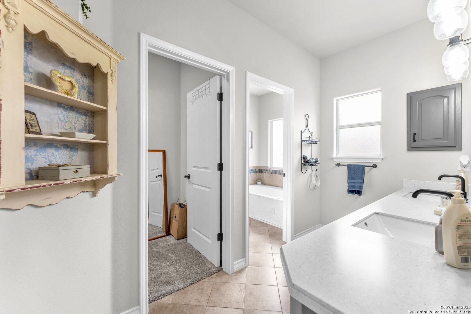 property viewer photo 24