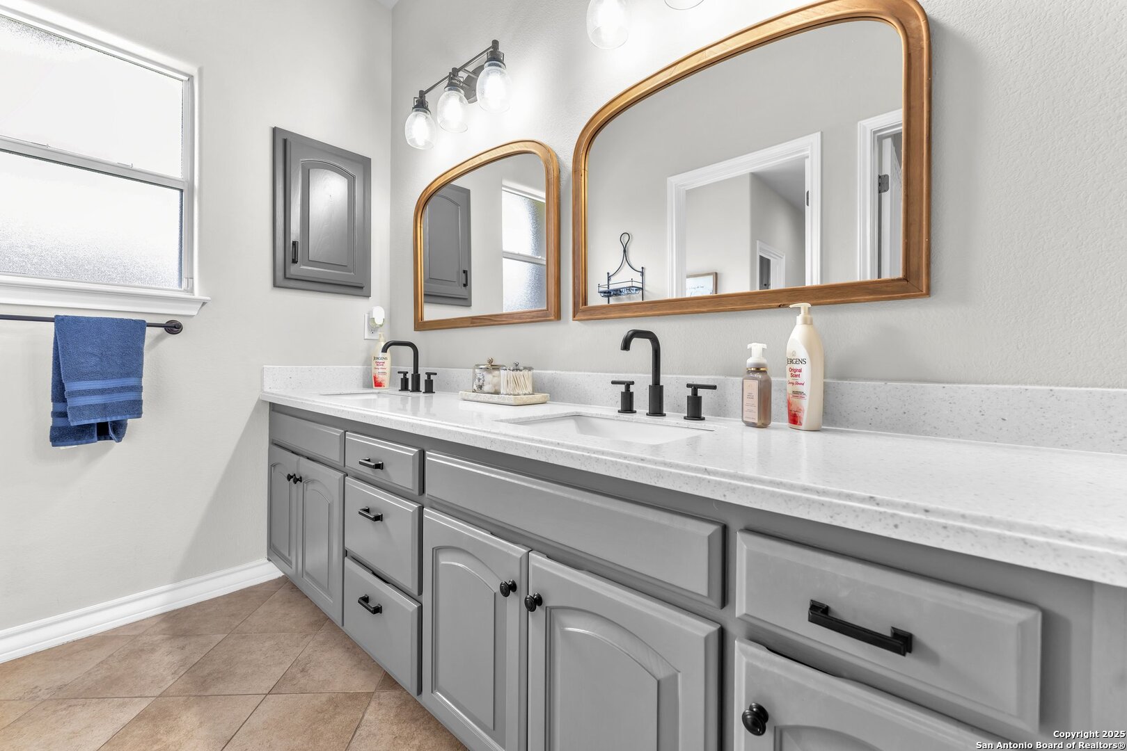 property viewer photo 25