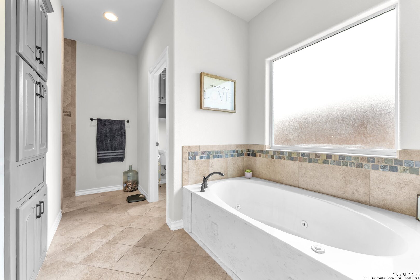 property viewer photo 27