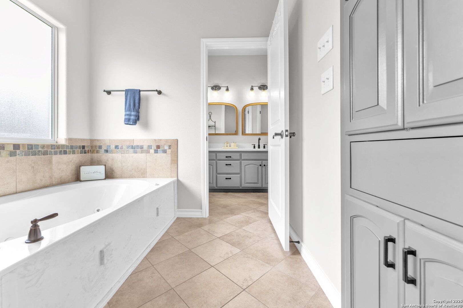 property viewer photo 29