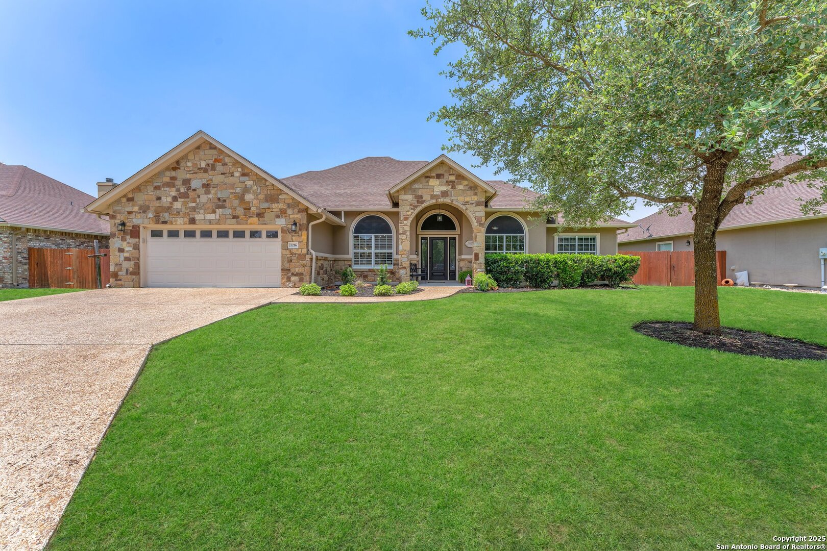 property viewer photo 3