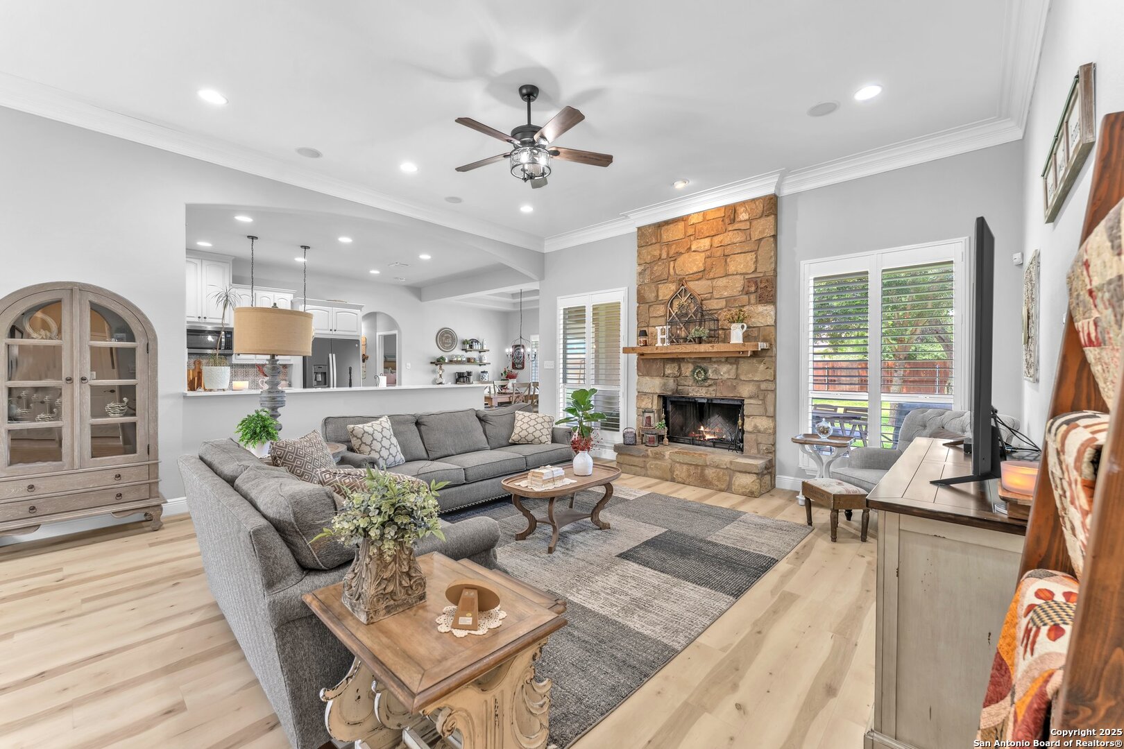 property viewer photo 9