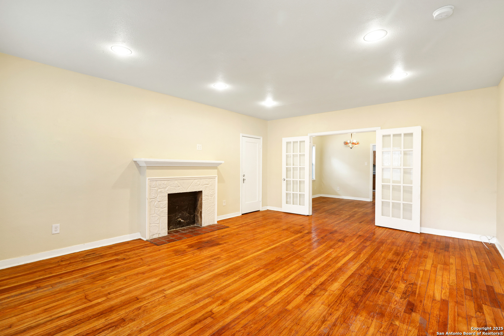 main property photo 10
