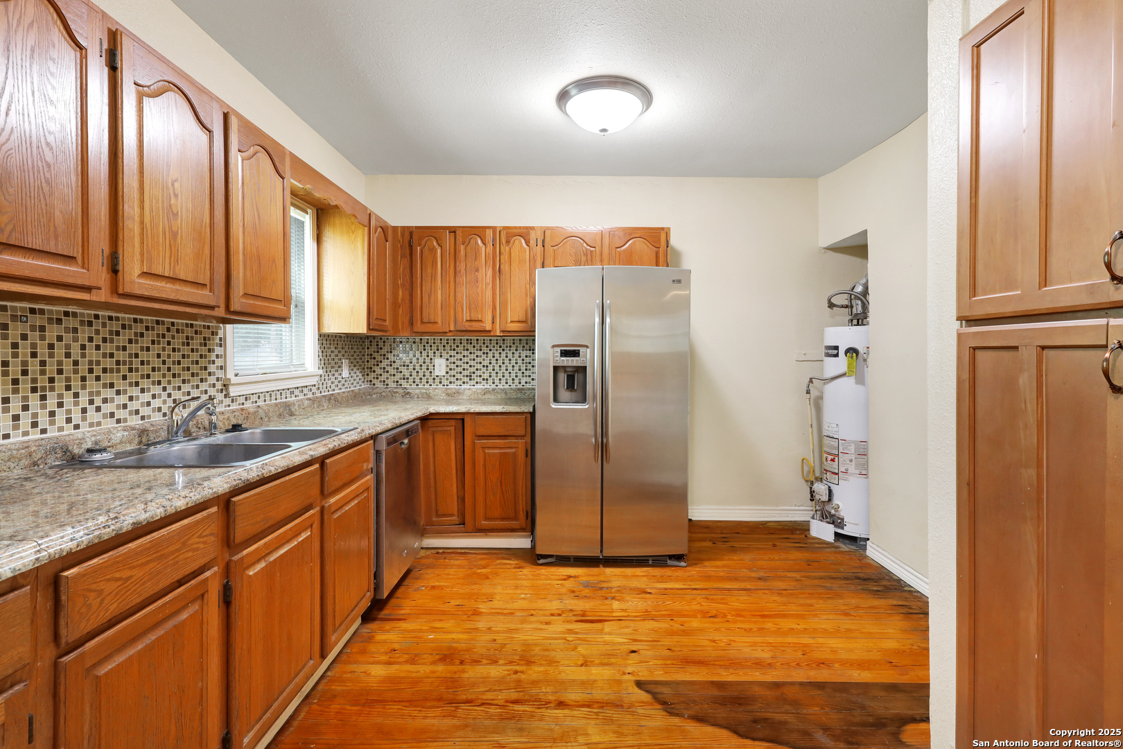 main property photo 16