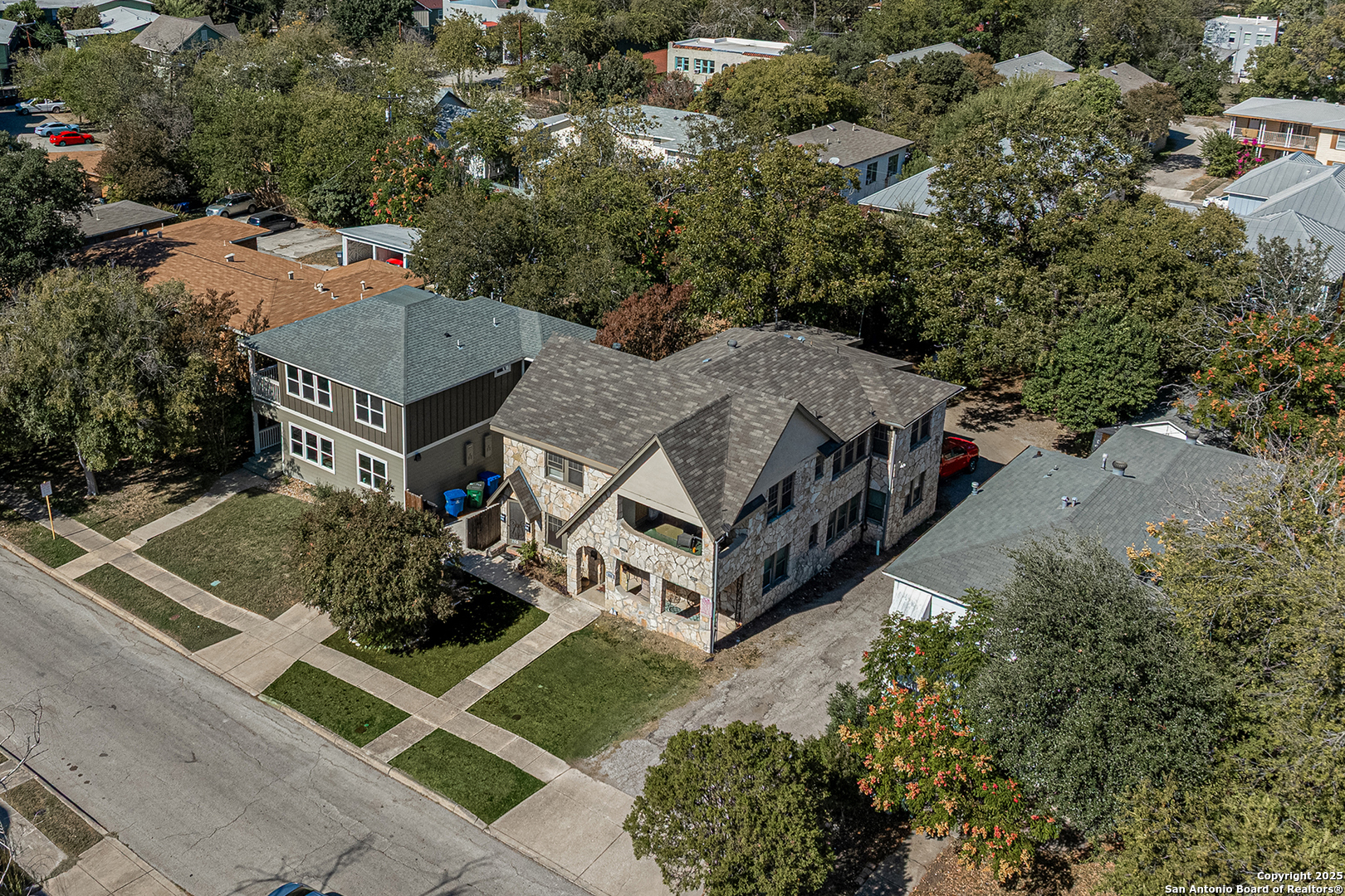main property photo 4