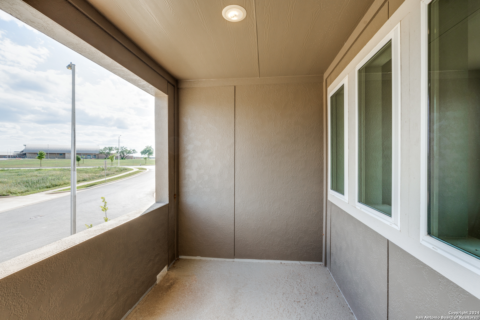 main property photo 23