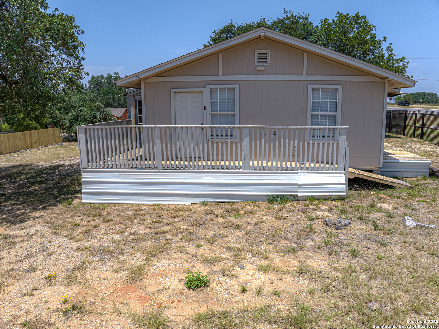 main property photo 11