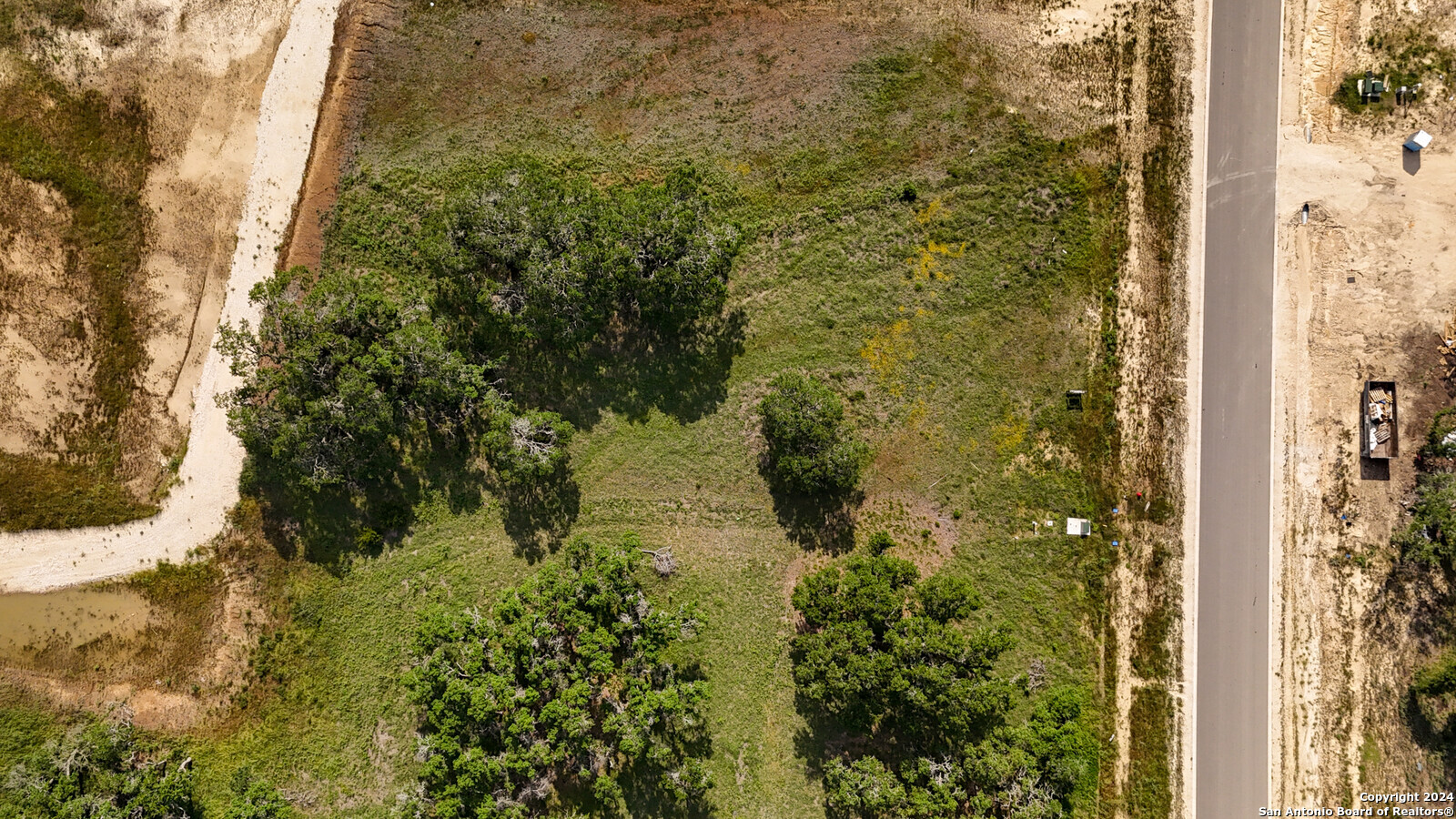main property photo 23