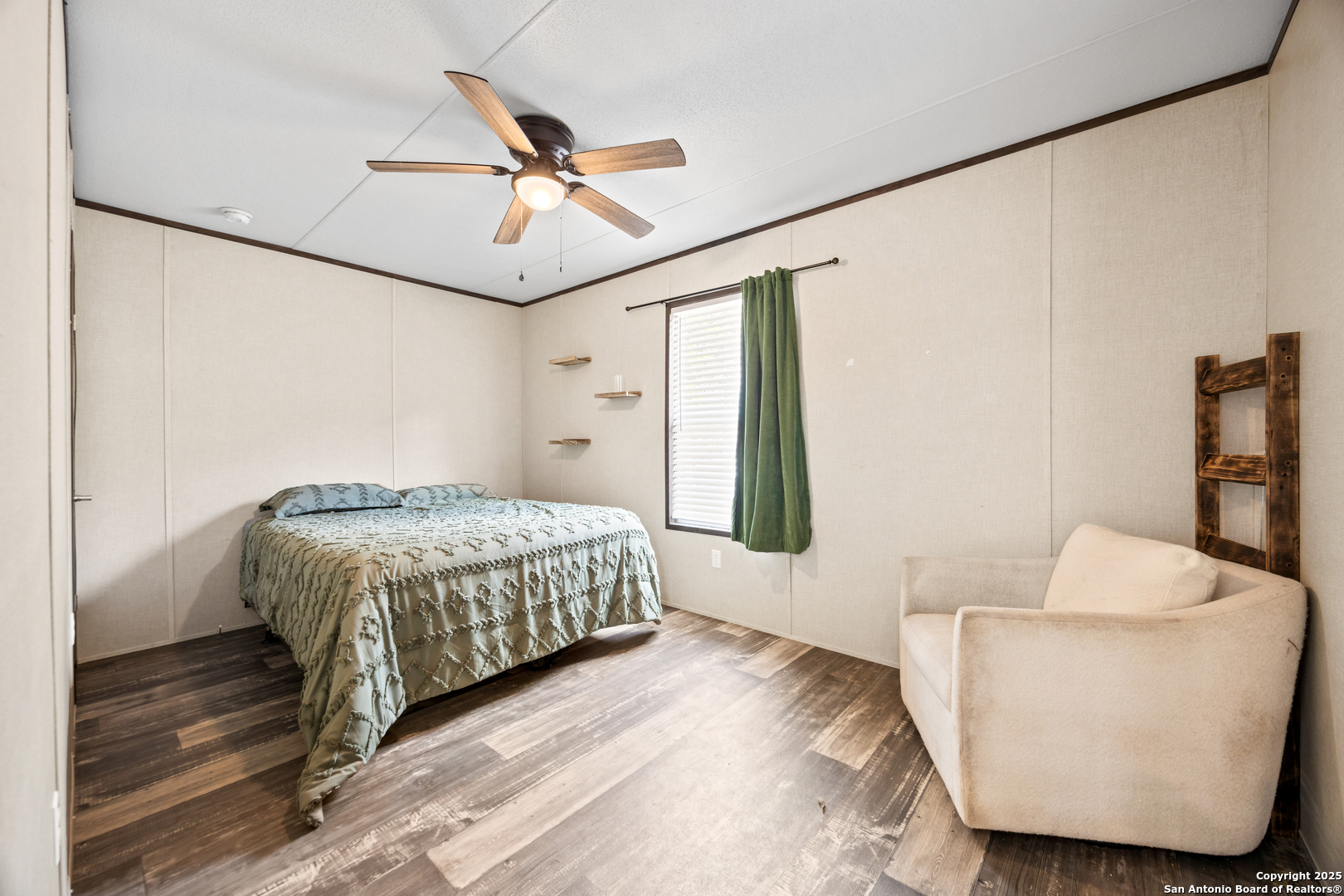 main property photo 20