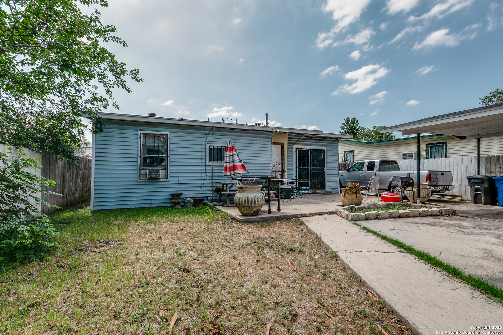 main property photo 17