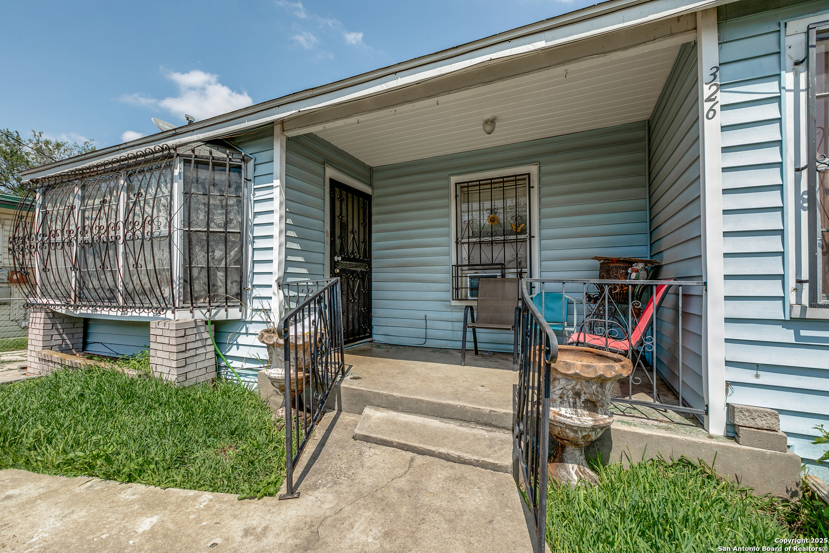 main property photo 3