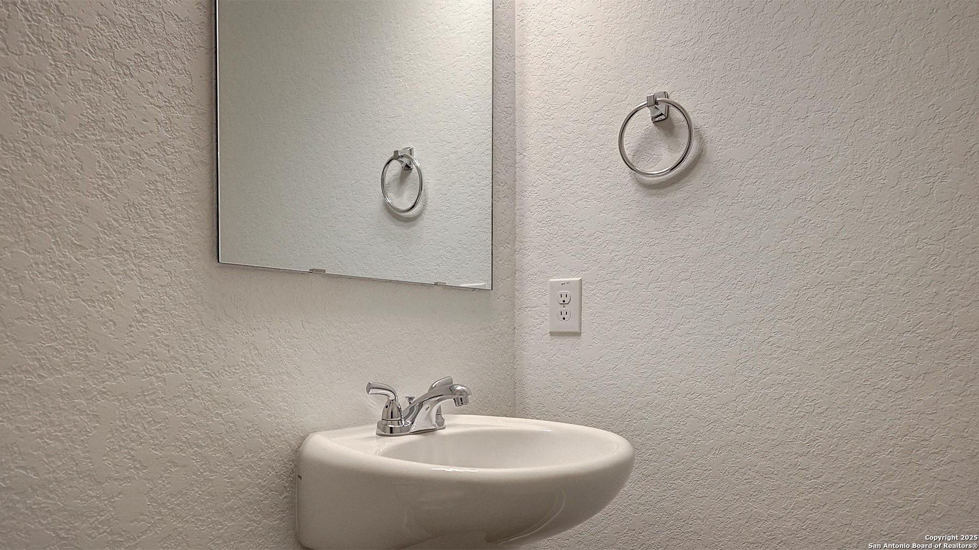 property viewer photo 10