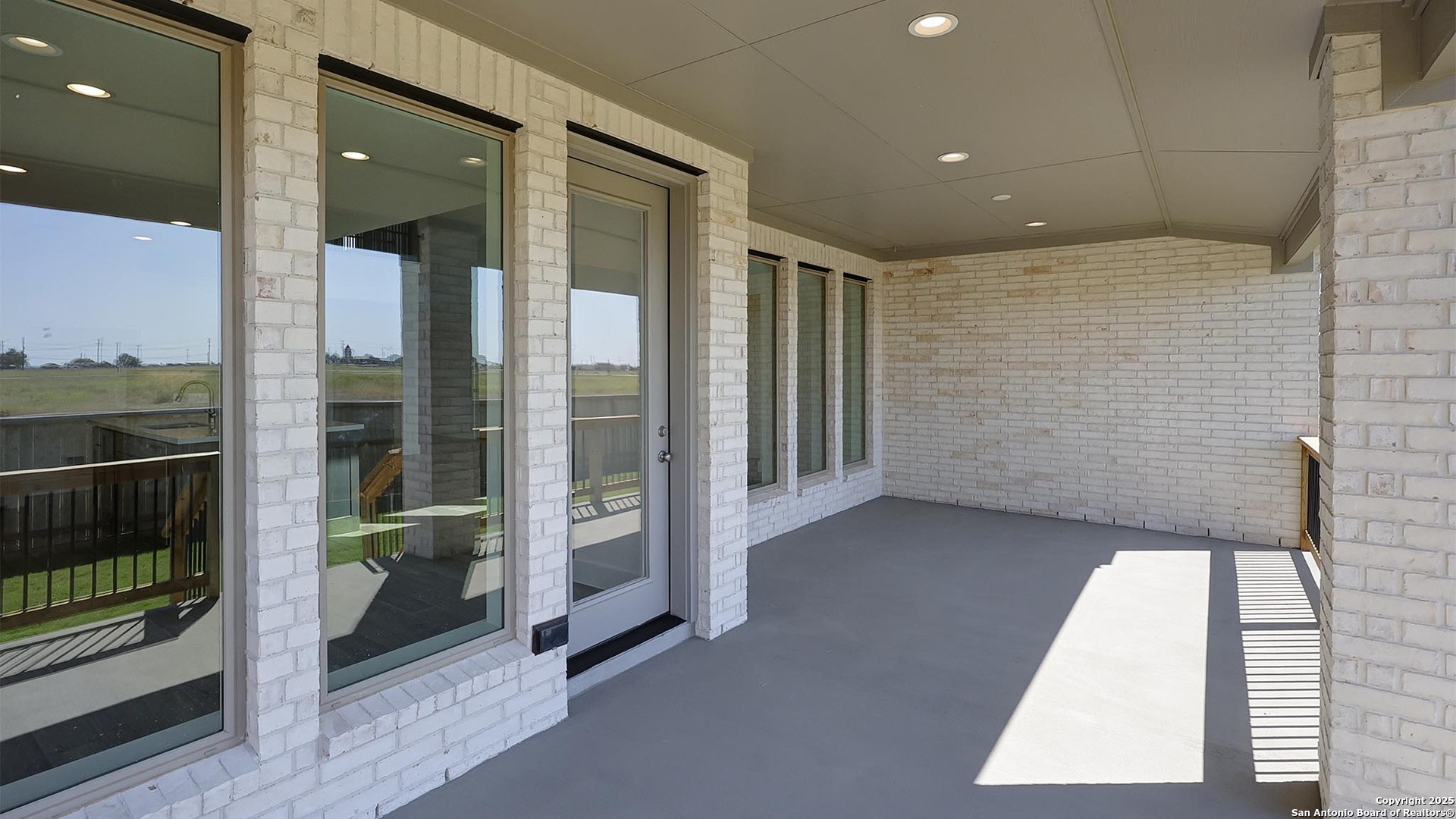 property viewer photo 18