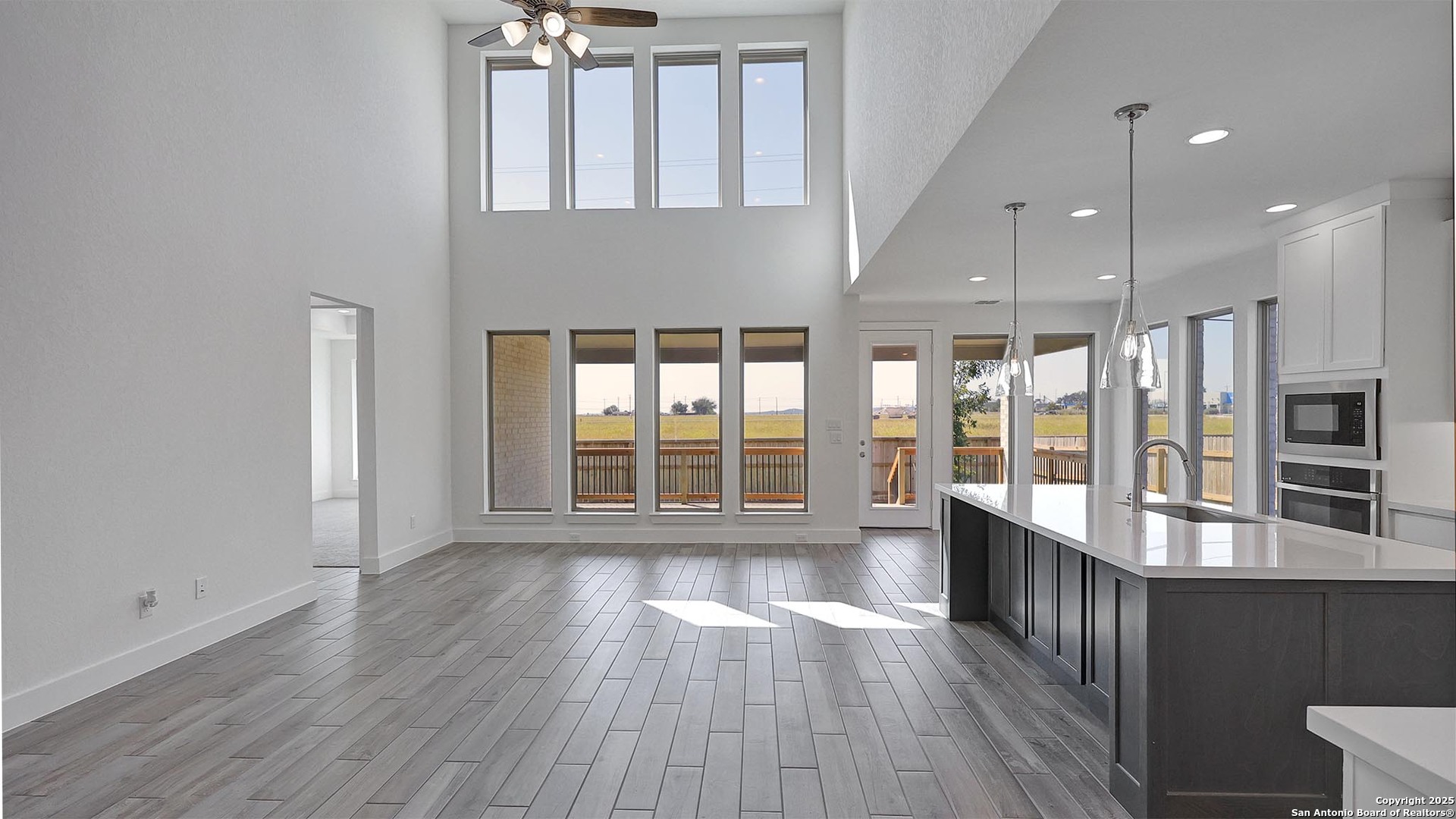 property viewer photo 2