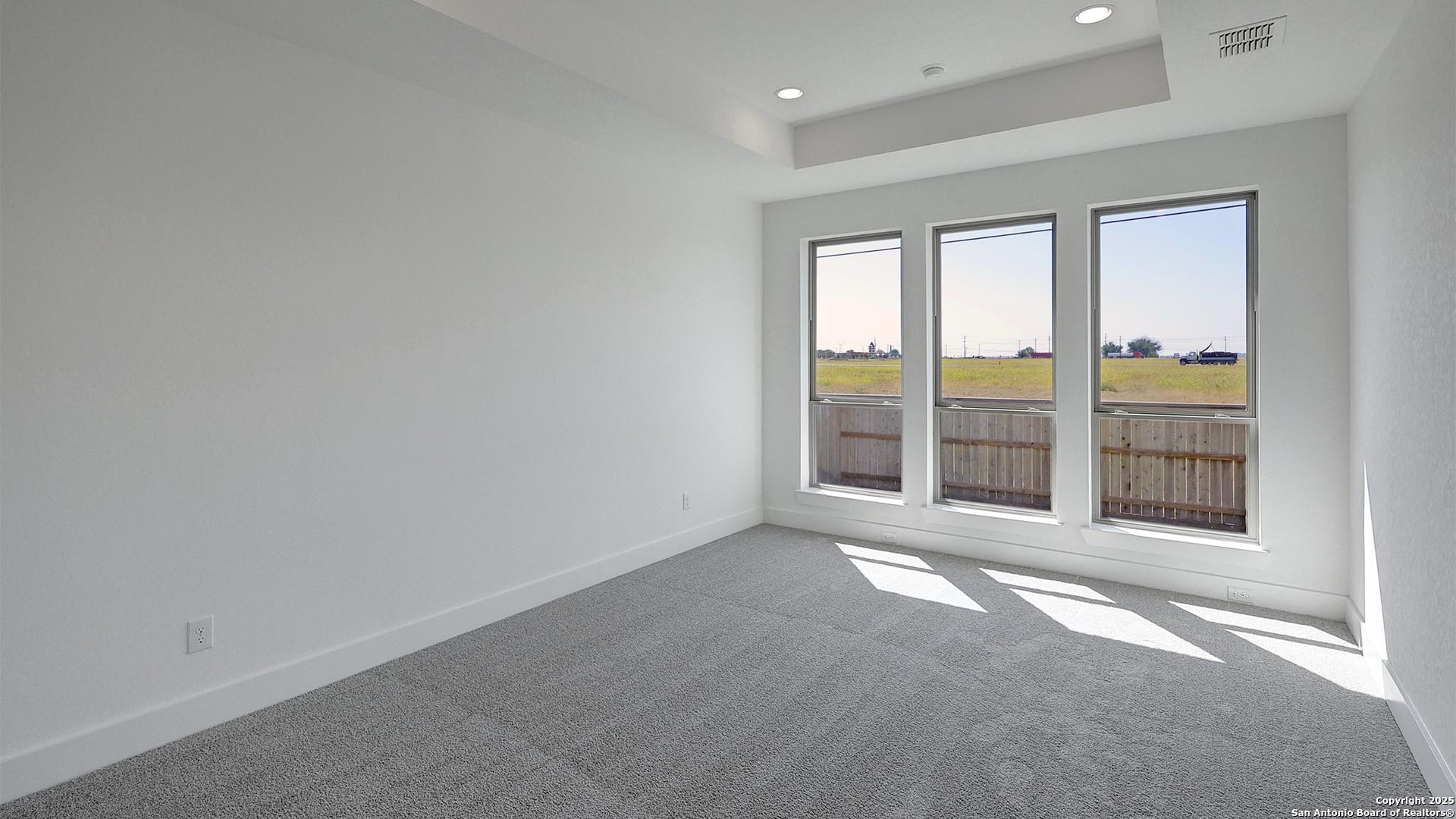 property viewer photo 3