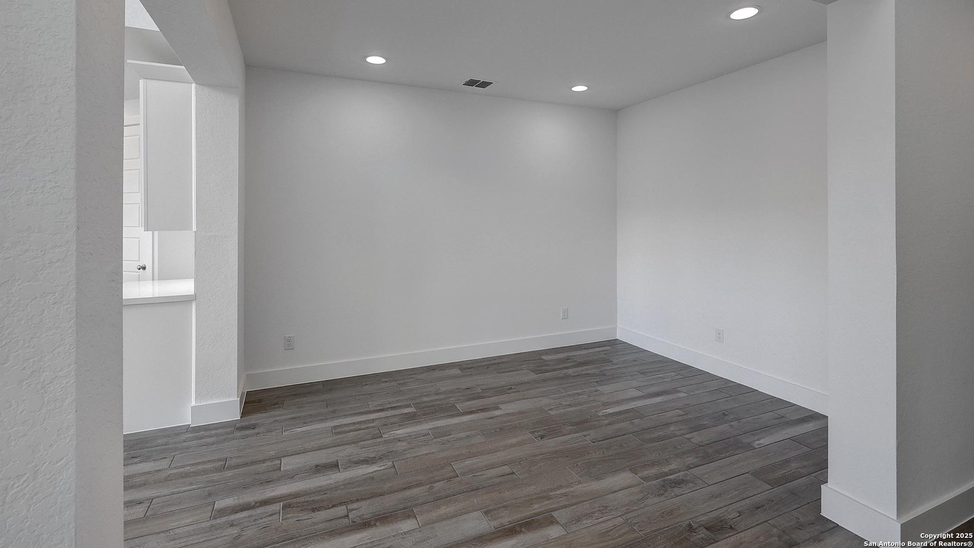 property viewer photo 8