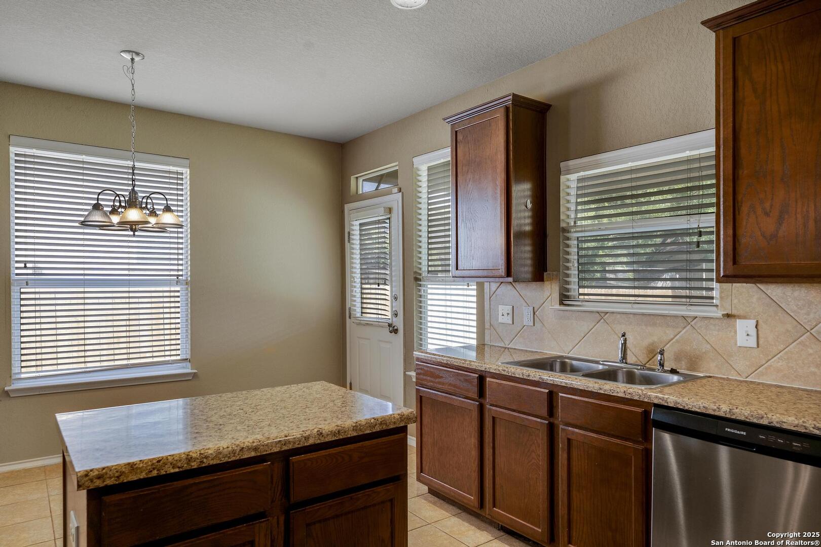 property viewer photo 7